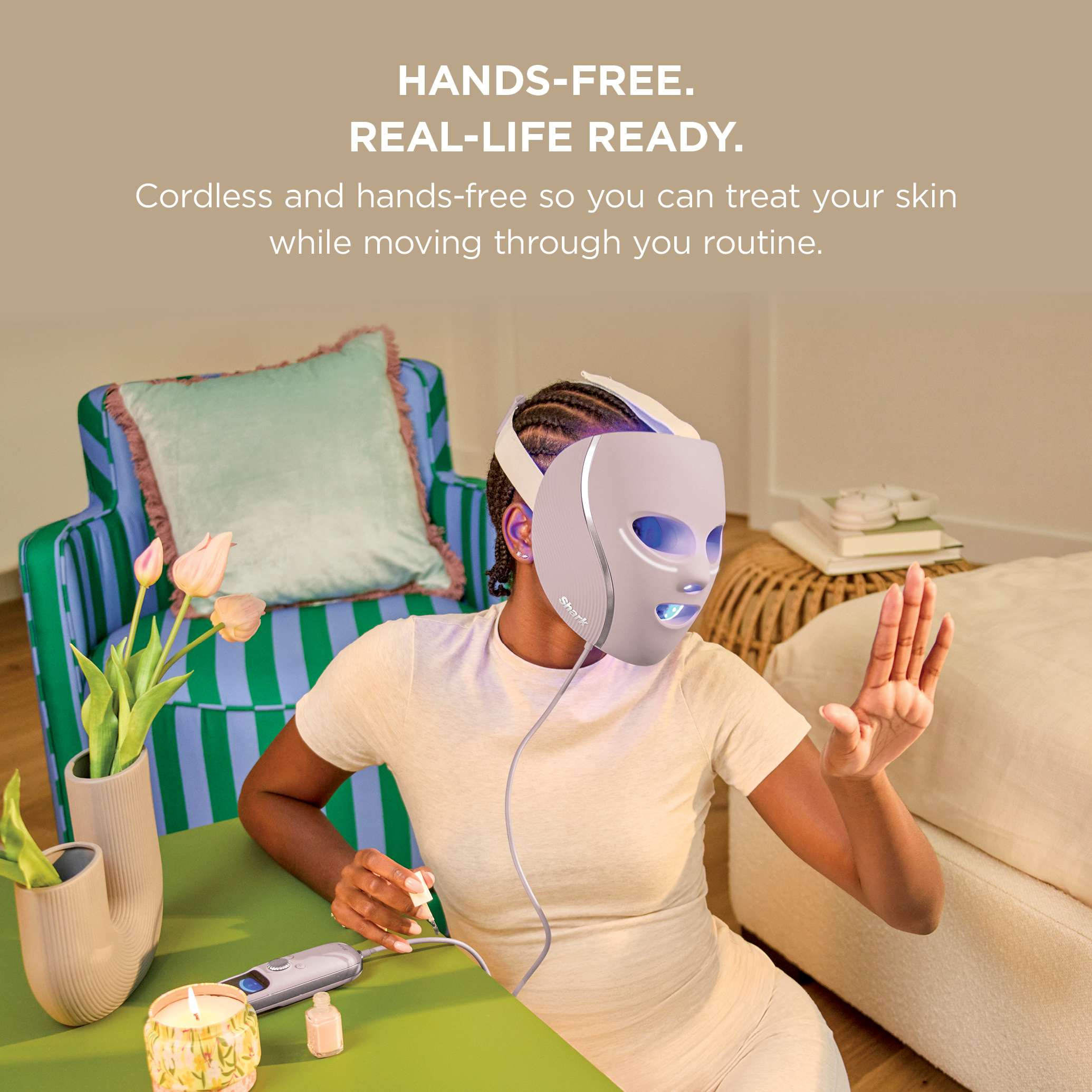 Shark CryoGlow™ LED Face Mask & Charging Stand in Rose Glow