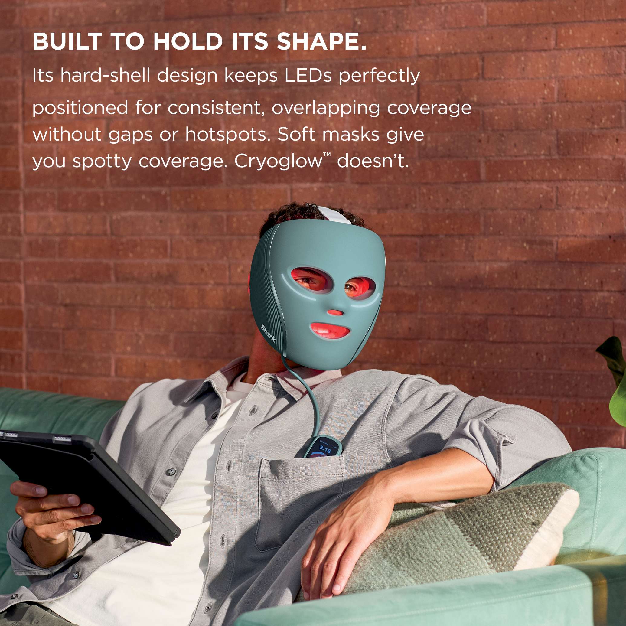 Shark CryoGlow™ LED Face Mask & Charging Stand in Rose Glow
